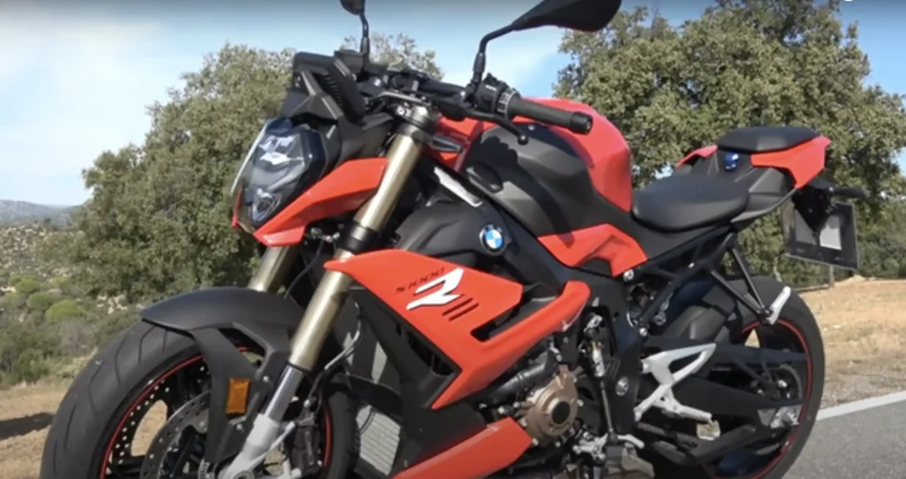 BMW S1000R test